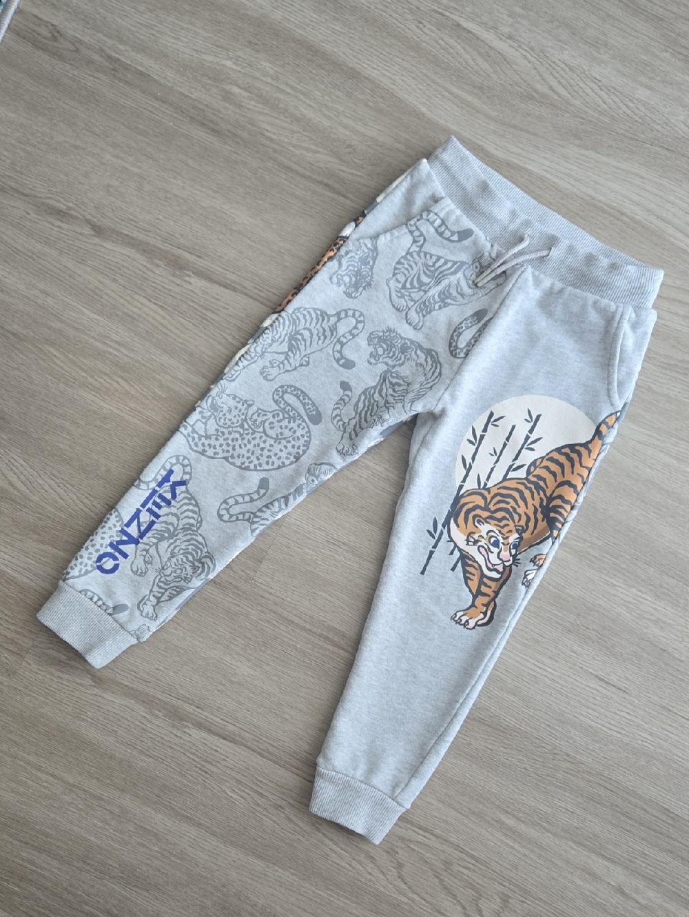 Kenzo Kids' Gray Animal Print Jogger Pants, Size 3y - Picture 2 of 5